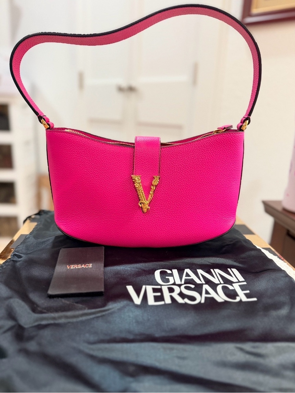 Versace Virtus Shoulder Bag in Fuchia EXCELLENT Condition + Dust Bag - Picture 3 of 16